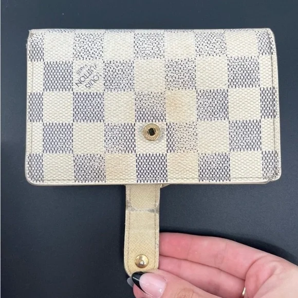 ✨Authentic Louis Vuitton White Damier Leather Wallet - Picture 4 of 11